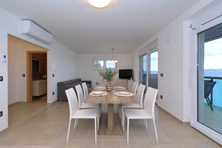 Ferienwohnung für 5 Personen, mit Terrasse und Garten in Petrcane - 4