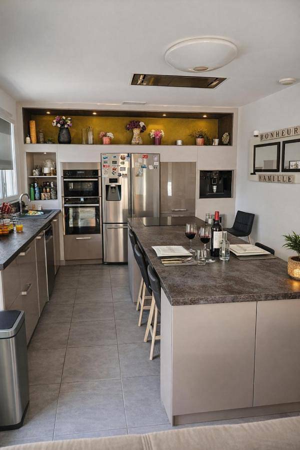 Gîte pour 4 personnes, avec jardin ainsi que vue et piscine à Savasse - 2