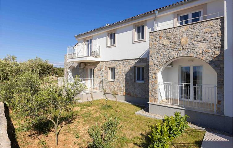 Ganze Ferienwohnung, Gemütliche Ferienwohnung mit Terrasse, WLAN und Parkplatz – 2,5 km vom Strand entfernt in Veli Losinj, Lošinj (Kvarner Bucht)