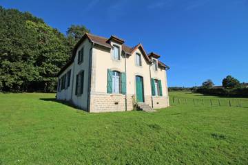 Gîte pour 7 personnes, avec jardin, animaux acceptés à Saint-Julien-le-Petit