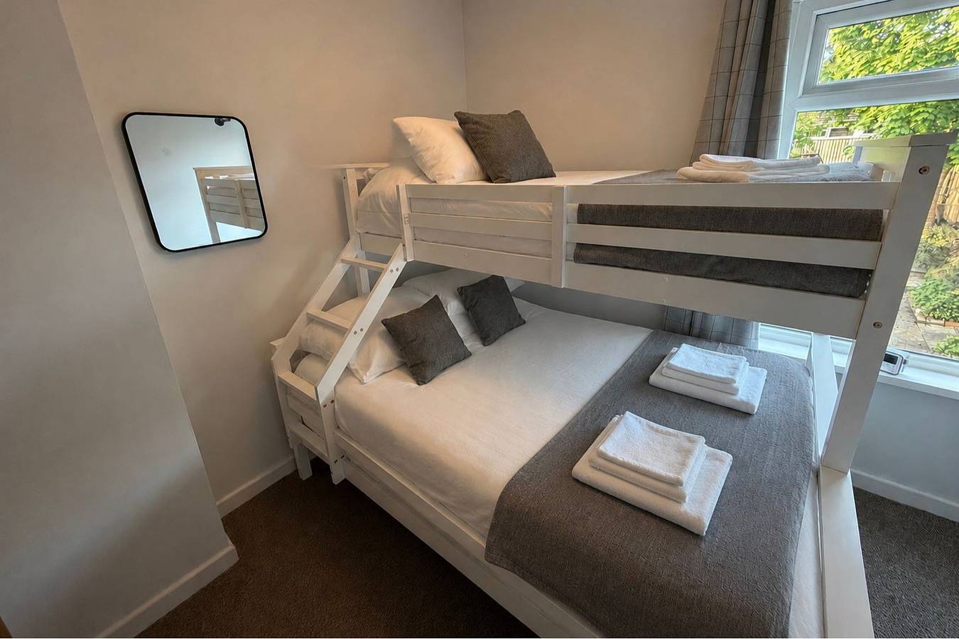 Family-friendly cosy home with a spacious garden in Swansea, Région de Swansea