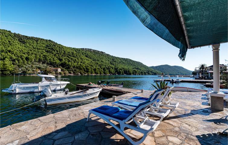 Ganze Ferienwohnung, Reizende 1-Zimmer-Wohnung in der Nähe von Ston mit Terrasse und Annehmlichkeiten in Ston, Dubrovnik-Neretva