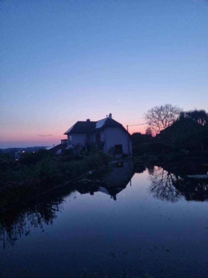 Ferienwohnung für 6 Personen, mit Garten und Ausblick sowie Pool in Hennef