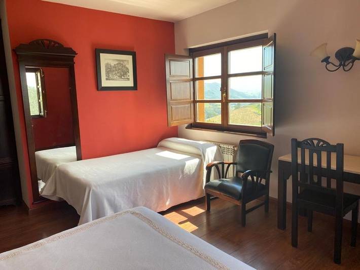 Hotel para 4 personas, con jardín y vistas, Familias con niños en Eo-Navia - 2
