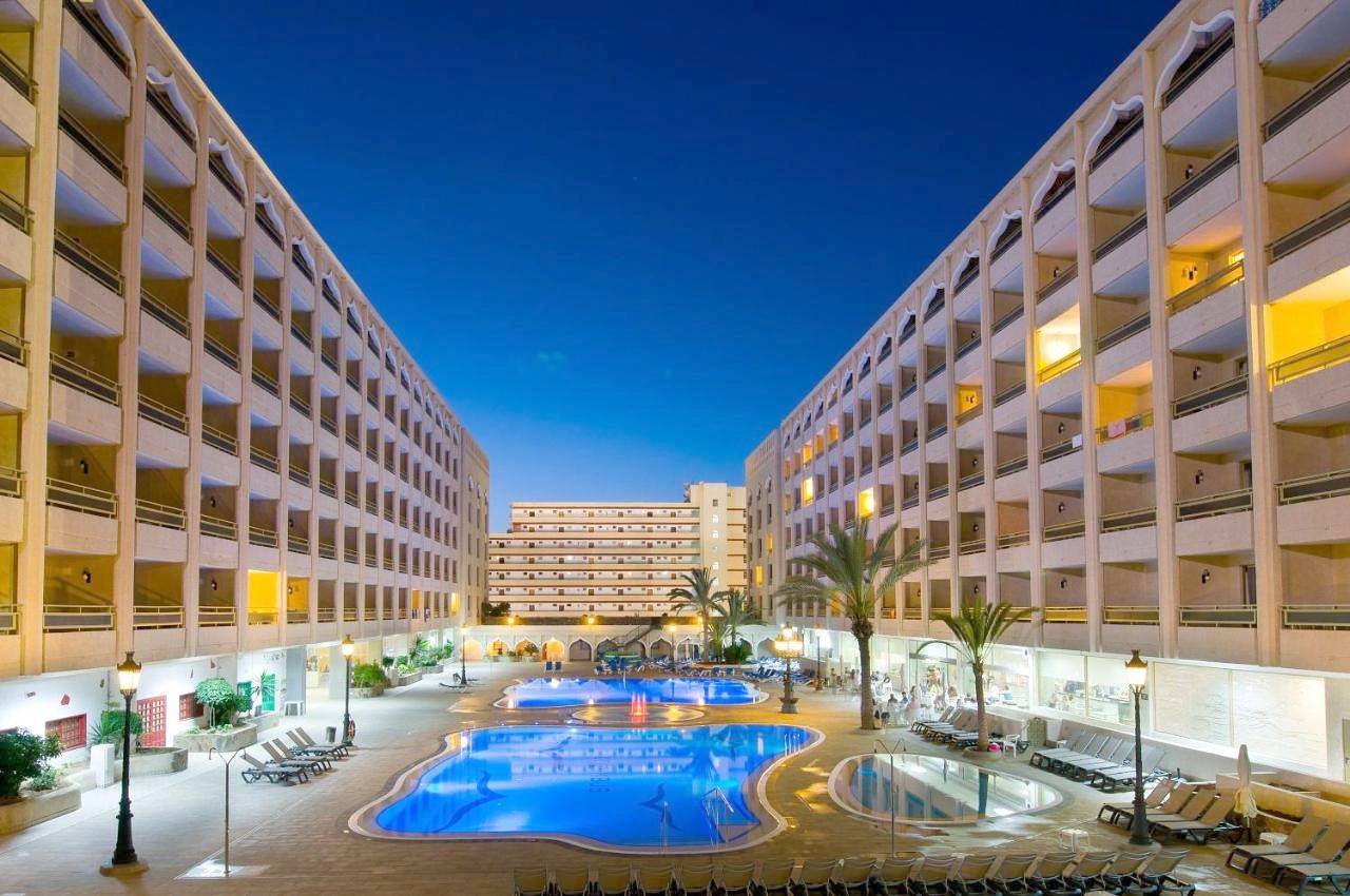 Kn Aparthotel Columbus in Playa de las Américas, Arona