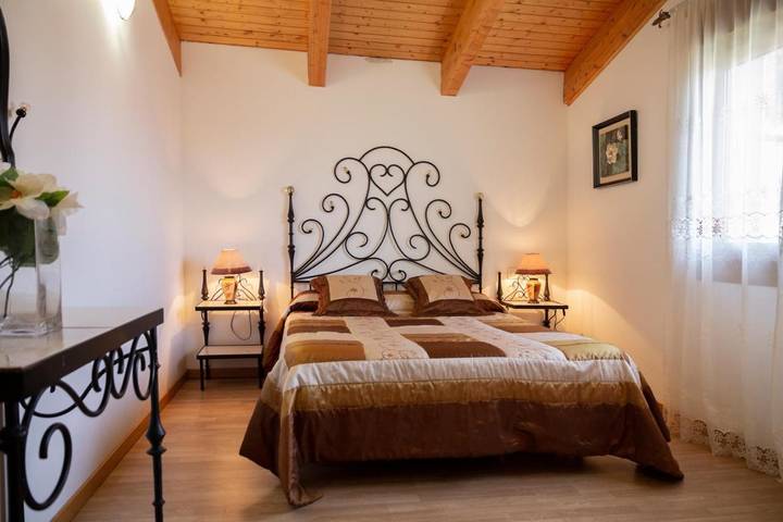 Casa rural para 8 personas, con Balcón además de Terraza y Vistas en San Leonardo de Yagüe