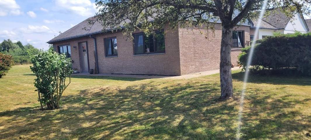 Location de vacances pour 6 personnes, avec jardin à Bièvre