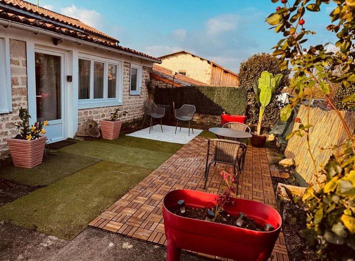 Gîte pour 2 personnes, avec Terrasse et Vue à Celles-sur-Belle