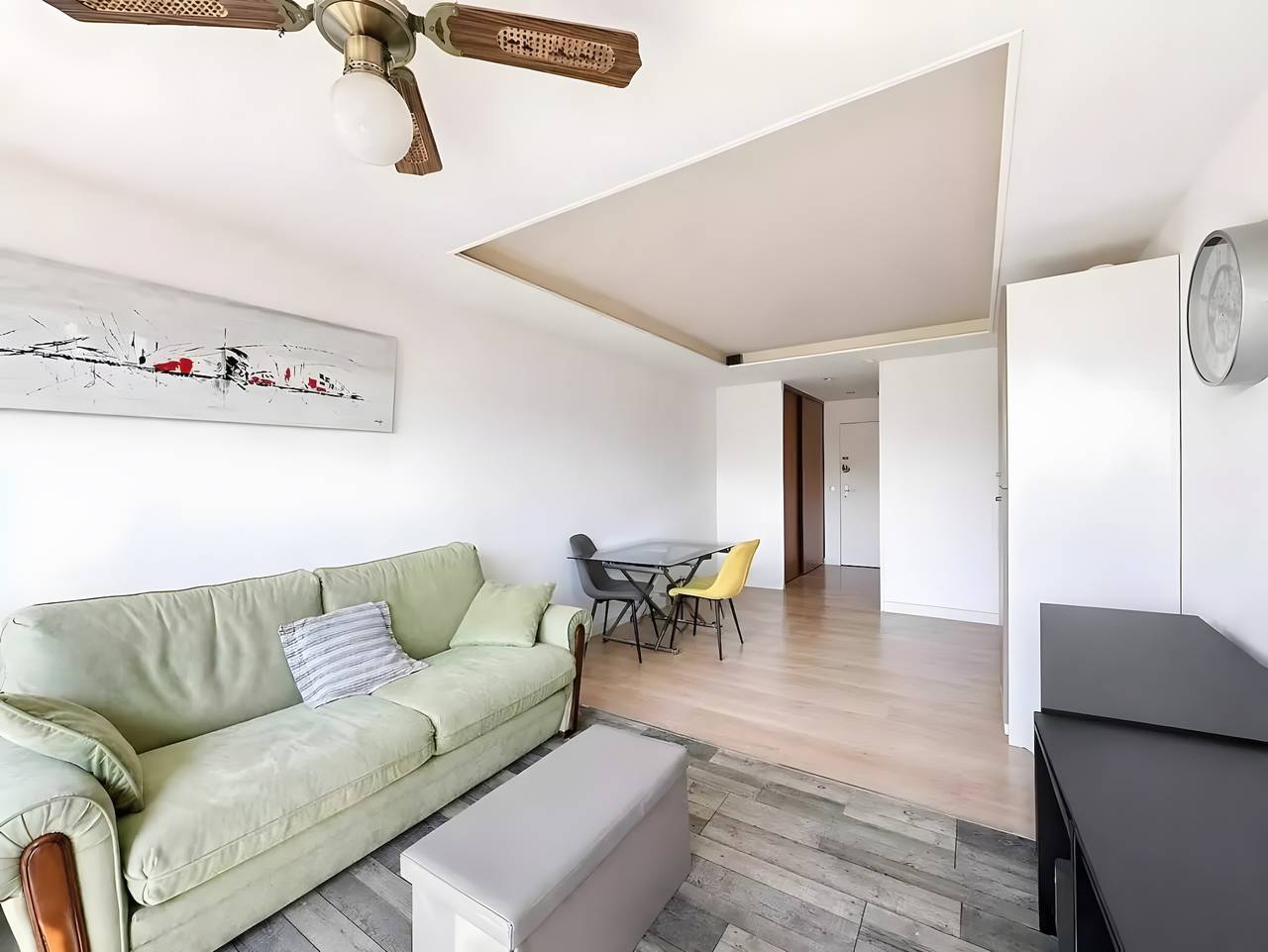 Ganzes Studio, Appartement „Le Balcon Des Arènes“: Bergblick, Gemeinschaftspool und Wlan in Frejus, Mittelmeerküste (Frankreich)
