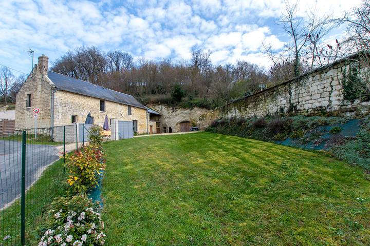 Gîte pour 9 personnes, avec terrasse et jardin à Thizay