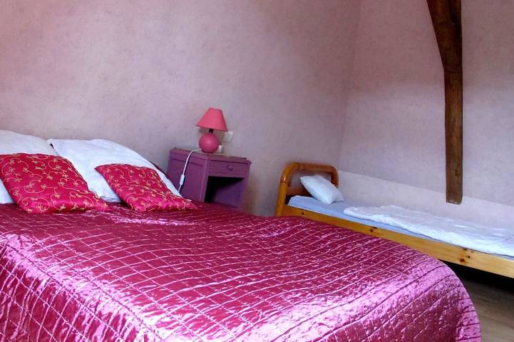 Location de vacances pour 5 personnes, avec jardin et terrasse à Angoisse (Dordogne)