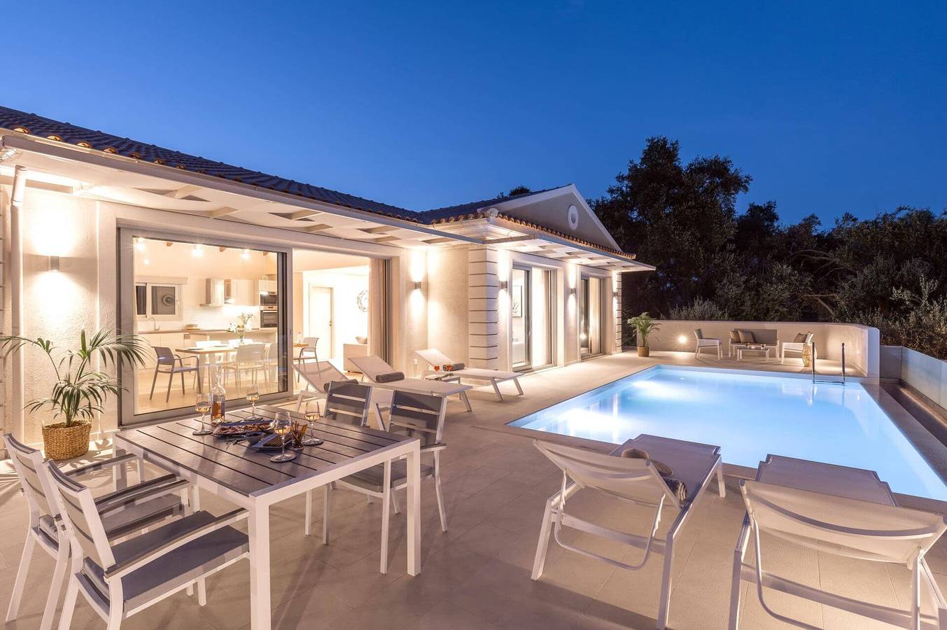 Villa Perlaki by Villa Plus in Kassiopi, Korfu