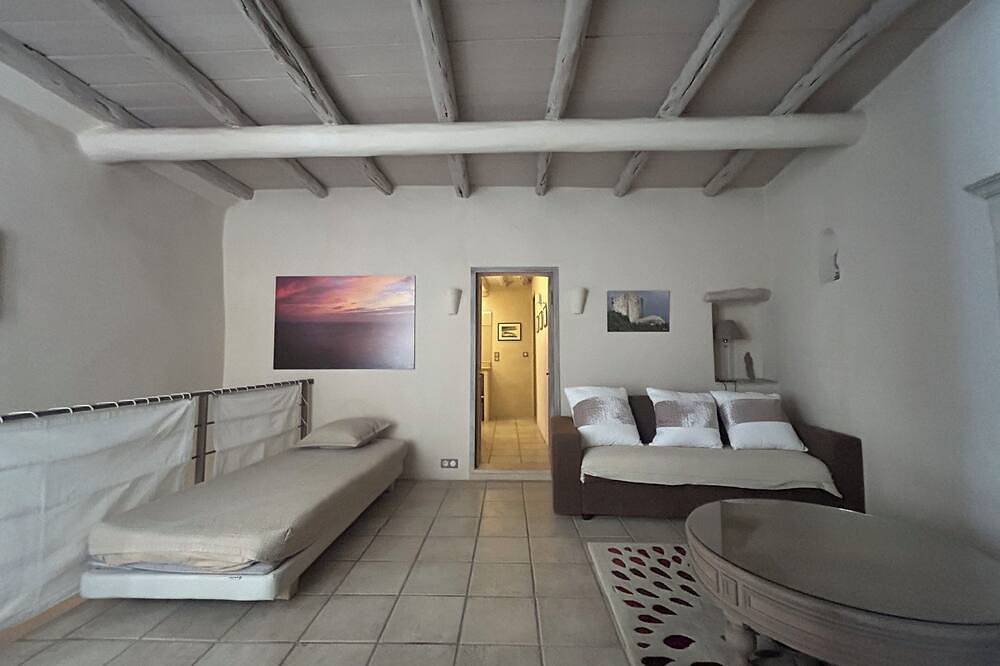 Appartement entier, Appart Sur 3 Niveaux Dans Maison 14E Siecle Au Coeur Centre Historique Bonifacio in Bonifacio, Arrondissement de Sartène