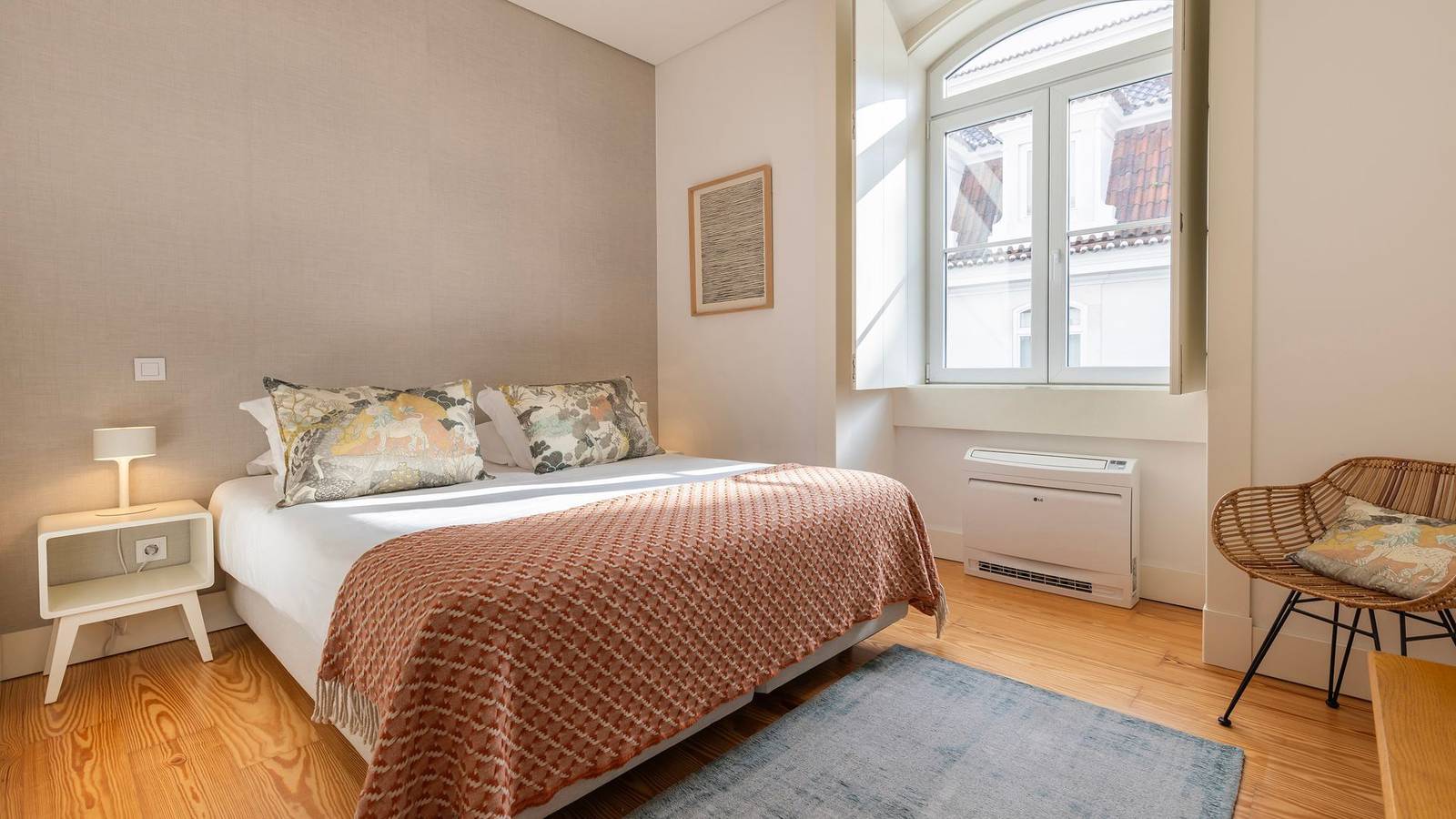 Apartamento inteiro, Downtown Sleek Apartment by Lovelystay in São Nicolau (Lisboa), Santa Maria Maior