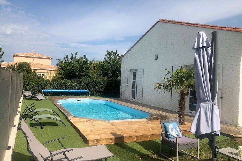 House with pool in Royan in Royan, Côte de Beauté