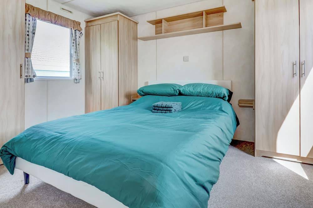 2 bedroom accommodation in Hayling Island in Hayling Island, Havant