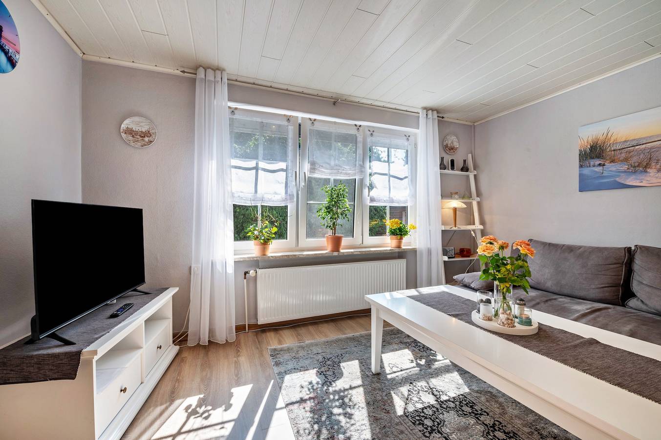 Ganze Wohnung, Ferienwohnung 'Gemütliche' mit gemeinsamer Terrasse, gemeinsamem Garten und Wi-Fi in Sahlenburg, Cuxhaven