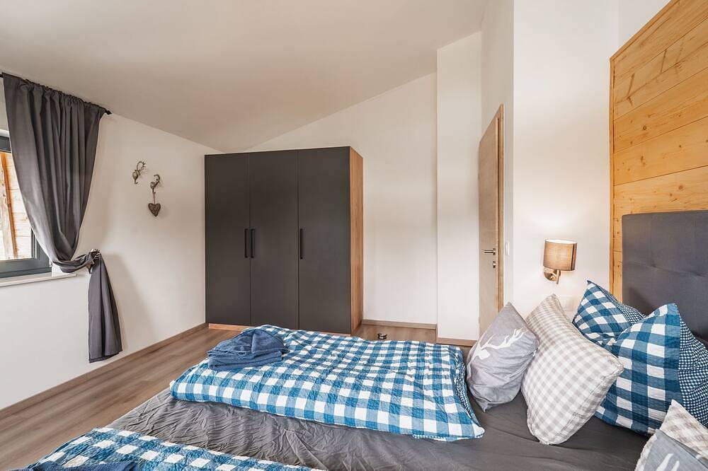 6 Personen Chalet Bergherzerl im Chiemgau. Sommerpool, Whirlpool & Sauna in Inzell, Bayerische Alpen