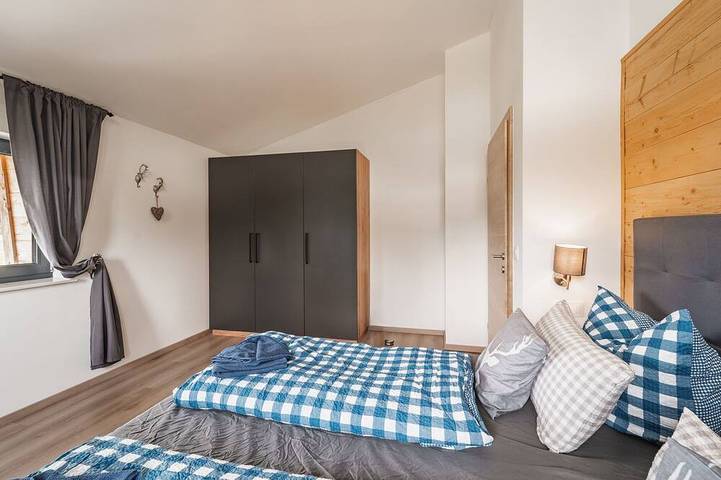 Chalet für 6 Personen, mit Balkon und Whirlpool sowie Garten in Inzell - 4