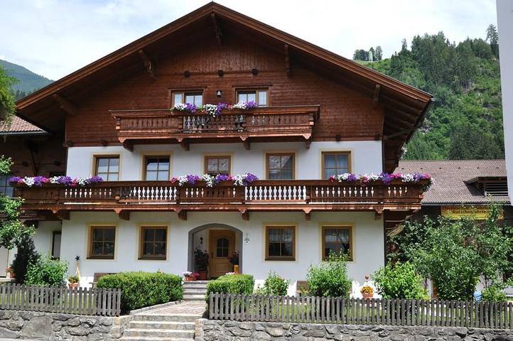 Bed and Breakfast für 8 Personen, mit Balkon und Terrasse sowie Garten und Pool