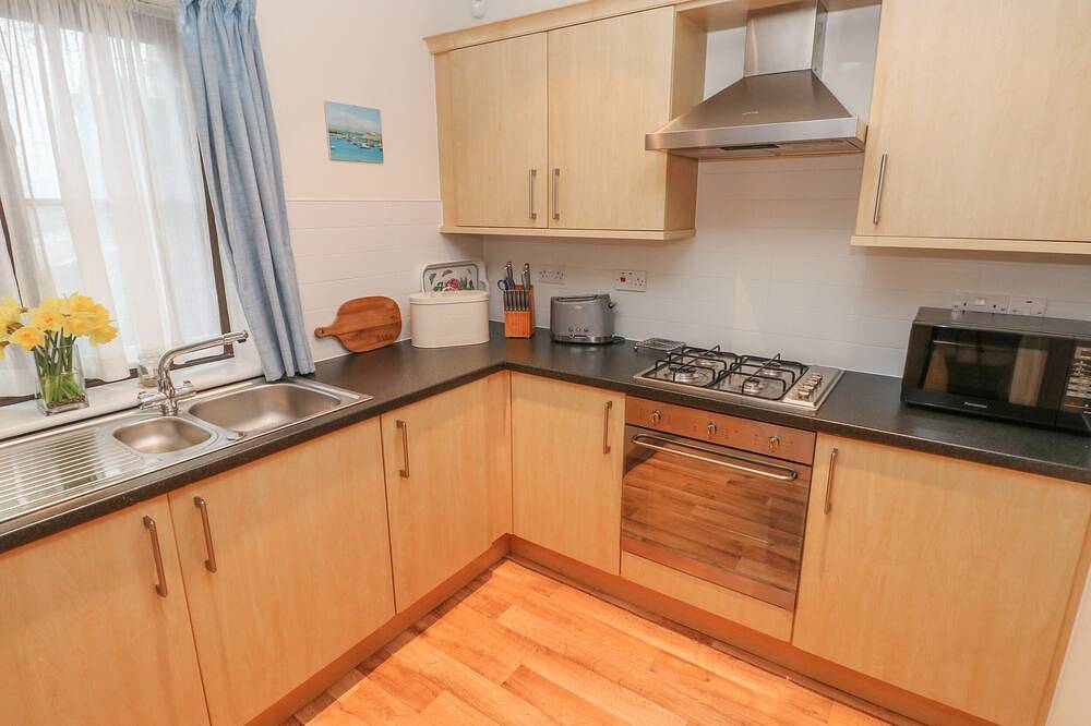 2 Chandlers Yard, family friendly in Burry Port in Burry Port, Carmarthenshire