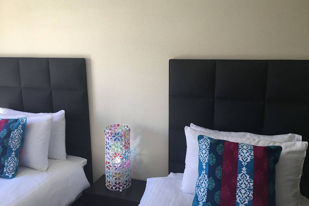 Villa de lujo de 3 dormitorios y 2 baños, Wifi, Tv del Reino Unido, piscina, servicios locales in Golf Resorts Murcia, Mar Menor