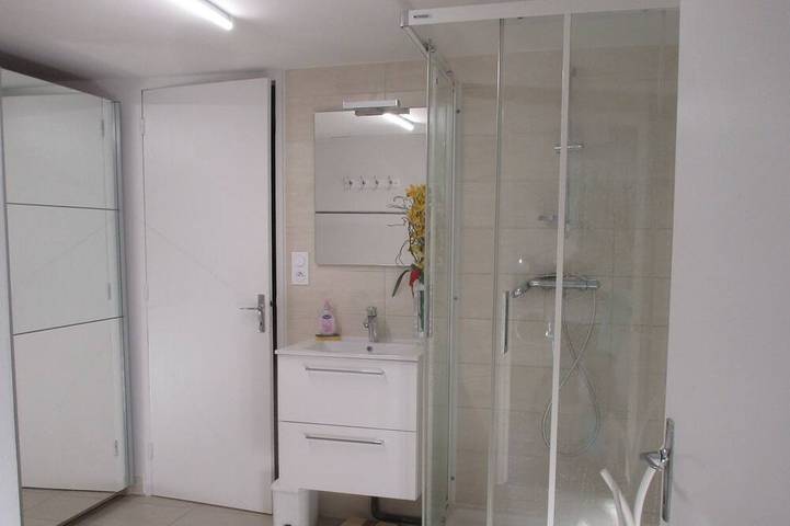 Appartement entier, Appart 2/5 pers. clair, confortable, jardin privatif, barbecue, salon de jardin. in Mimizan, Côte d’Argent