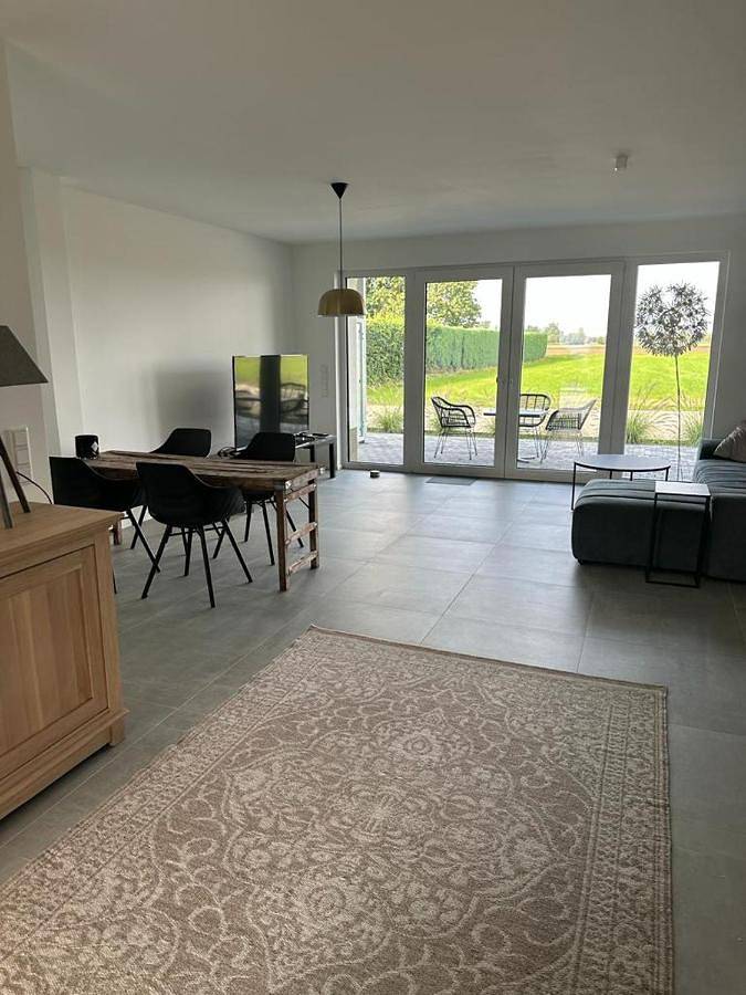 Ferienwohnung für 4 Personen, mit Balkon und Terrasse sowie Ausblick in Mönchengladbach