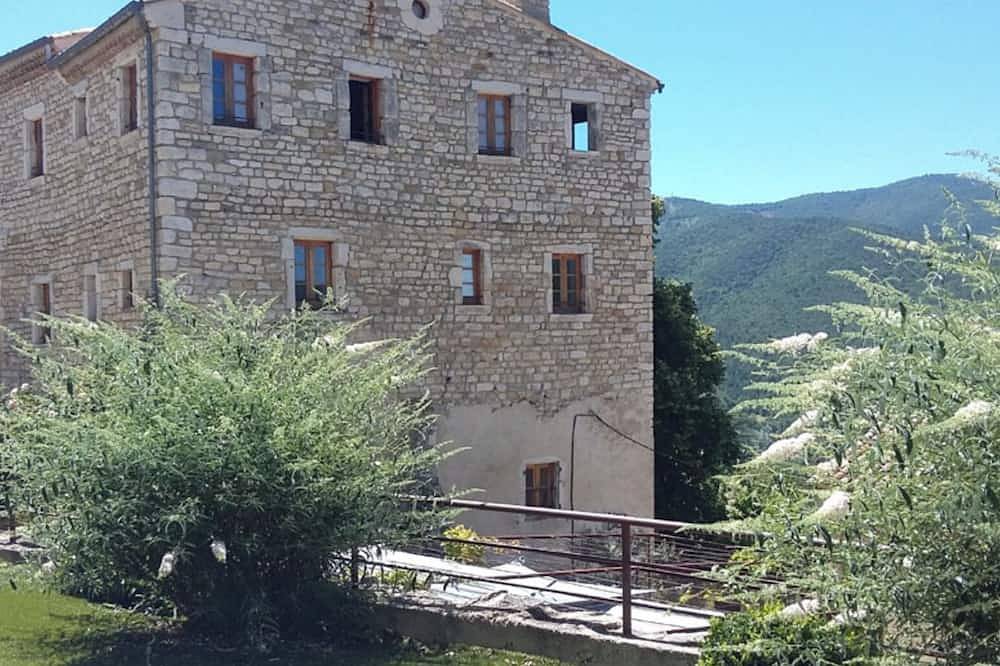 Maison de caractère en pierres de tailles in Le Poët-Laval, Région de nyons