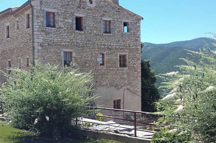 Maison de vacances pour 15 personnes, avec jardin, animaux acceptés à Le Poët-Laval