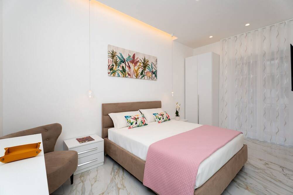 Entire apartment, Elegant renovated apartment with private terrace in Piano di Sorrento, Naples Province