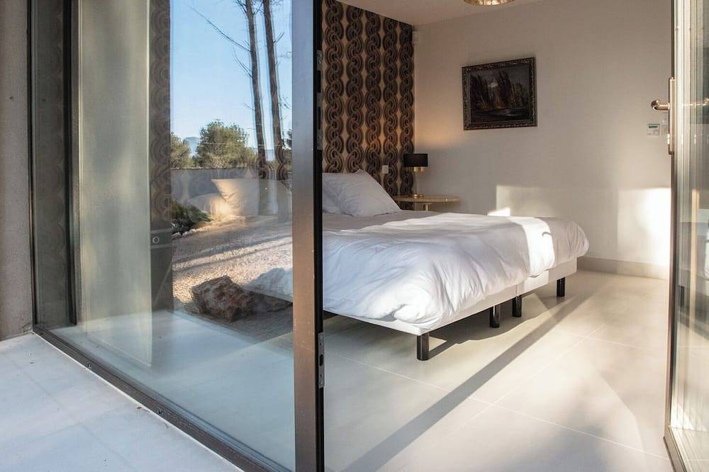 5-bedroom villa close to mediterranean sea. Great view, super calm in Provence in Gémenos, Marsella region