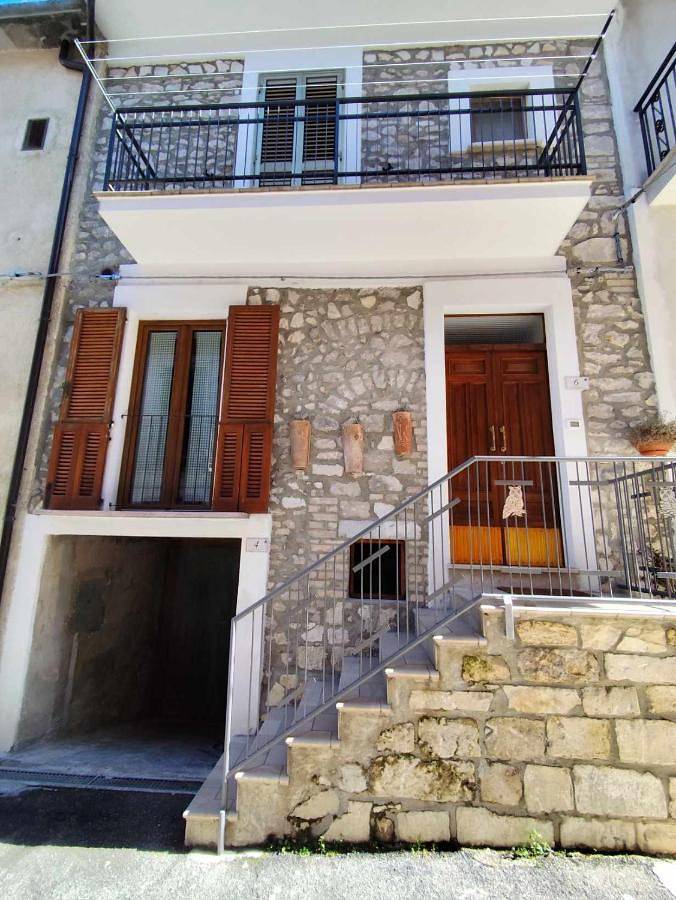 Location de vacances pour 4 personnes, avec balcon à Lama dei Peligni