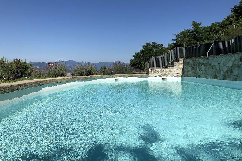 Podere Beatrice 20P, mit großem Pool, kostenfreiem Wlan, Grill, in der Nähe von Cinque Terre in Fivizzano, Parco Regionale delle Alpi Apuane