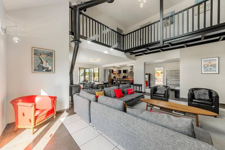 Ferienhaus für 10 Personen, mit Terrasse und Garten in Epiniac