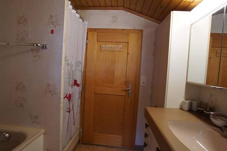Ganze Wohnung, Ferienwohnung Haltenboden Appartement/Fewo, Bad, Wc, 2 Schlafräume 3-Bettwohnung in Reidenbach, Boltigen