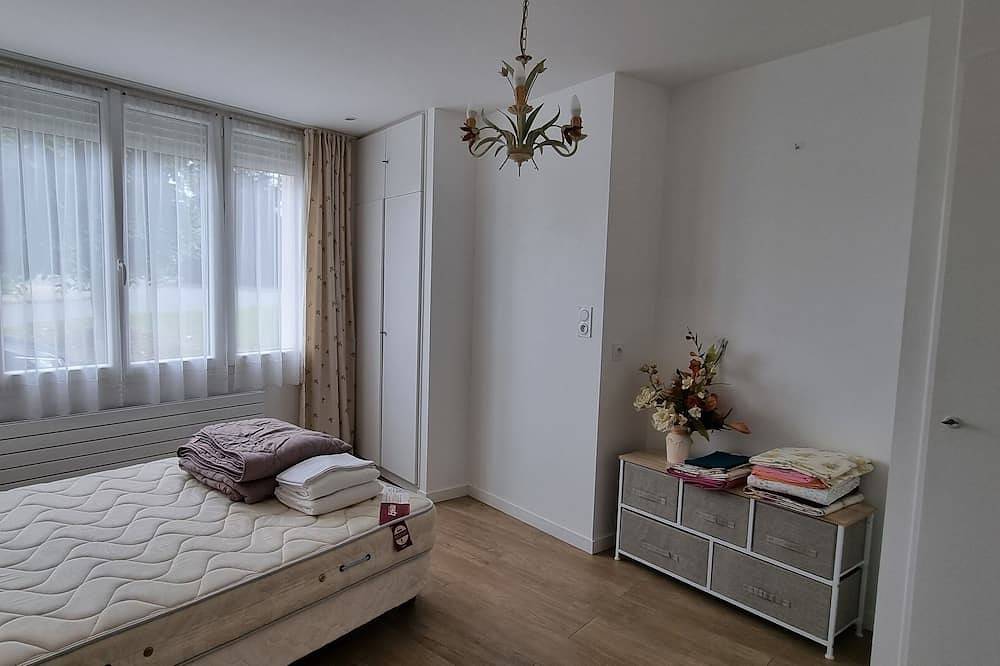 Appartement entier, Appartement de plein pied face à un espace vert, très bien équipé in Saint-Genis-de-Saintonge, Région de Jonzac