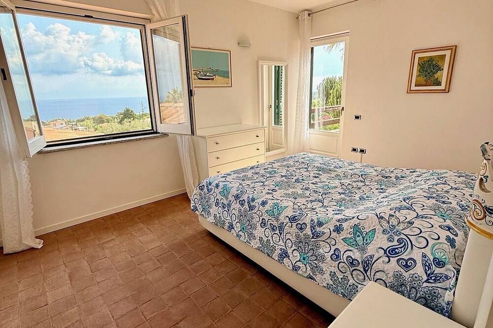 Casa Sciaría: relax vista mare nel cuore della Costa degli Dei in Zambrone, Provincia di Vibo Valentia