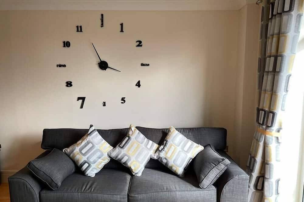 Entire apartment, City Central Apartment in Coventry, Birmingham Area