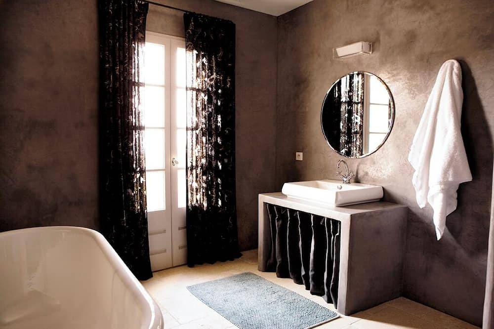 Charming villa with sea view, swimming pool and hammam in Cateri - Near Calvi in Cateri, Region de Calvi