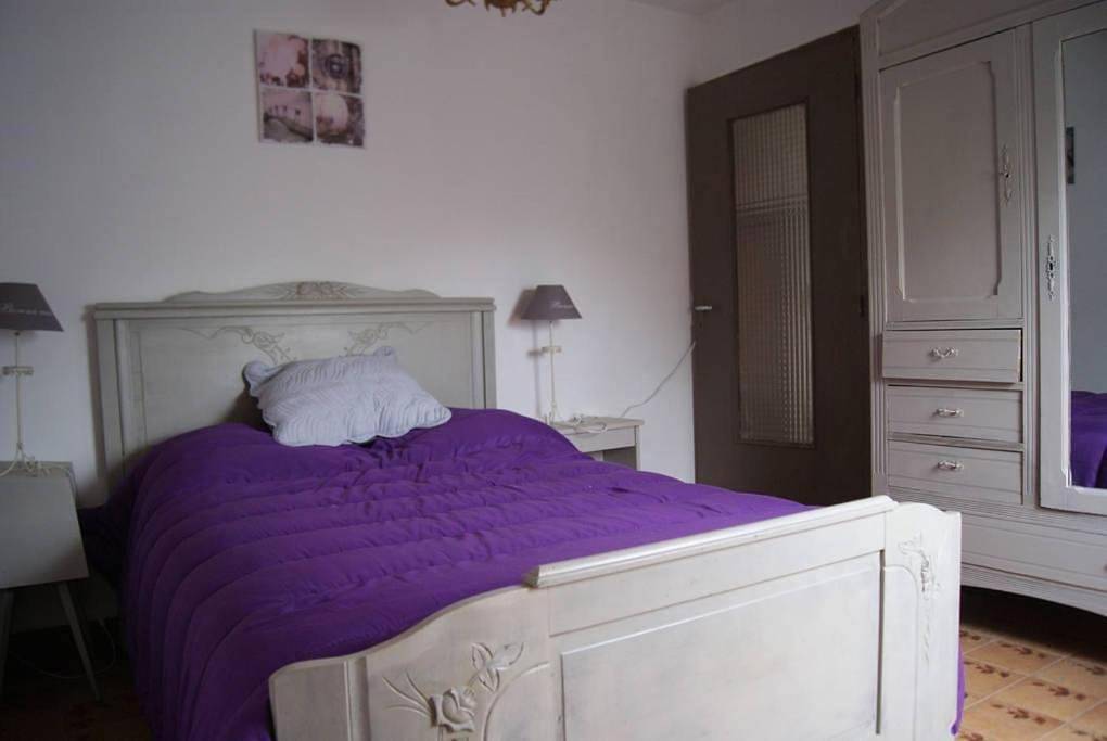 Two-Bedroom House in Andryes, Région d'Auxerre
