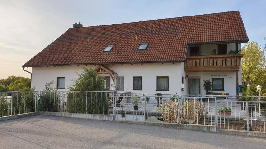 Hotel, mit Terrasse