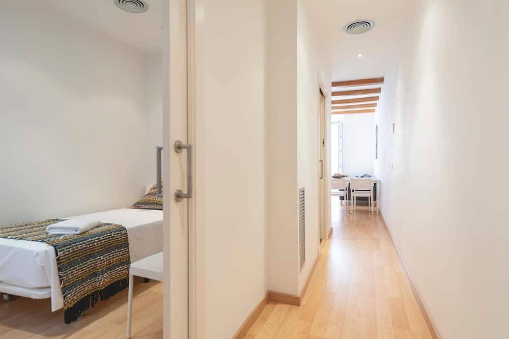 Hel lägenhet, Plaça Raims - Holiday Apartment Rental in Girona | Bravissimo in Girona, Gironès