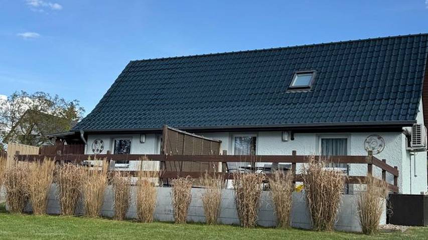 Ferienwohnung für 3 Personen, mit Seeblick und Terrasse sowie Garten - 1