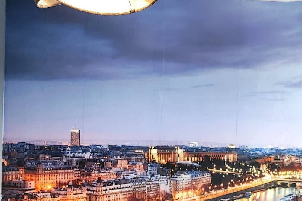 Appartement entier, Spacieux studio \"Paris\" avec baignoire, belle vue in Roubaix, Région de Lille
