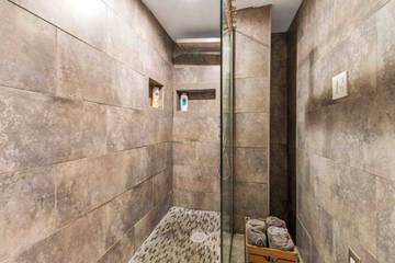 Vacation House for 4 Guests in North Bergen, New Jersey, Picture 3