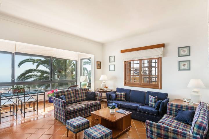 "Teresita High Views" con vistas panorámicas, piscina privada, Wi-Fi, jardín y terraza in Las Brisas, Santa Brígida