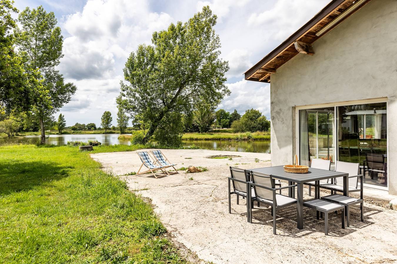 Apartamento entero, Apartamento 'Le Panoramique Du Lac D'isachris' con vistas al lago in Queyrac, Lesparre-Médoc region