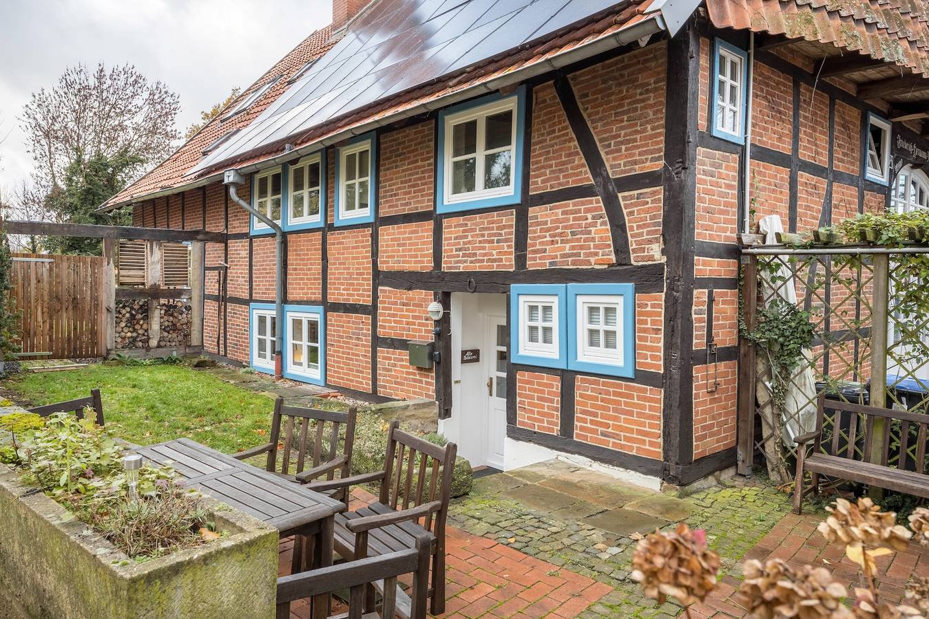 Ganze Wohnung, Ferienwohnung 'Alte Polsterei' mit Privatterrasse, Gemeinschaftsgarten und Wlan in Nienstädt, Landkreis Schaumburg