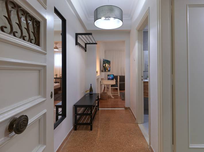 Appartement entier, ·Semi Basement·Modern Living in Kolonak in Section centrale d'Athènes, Athènes